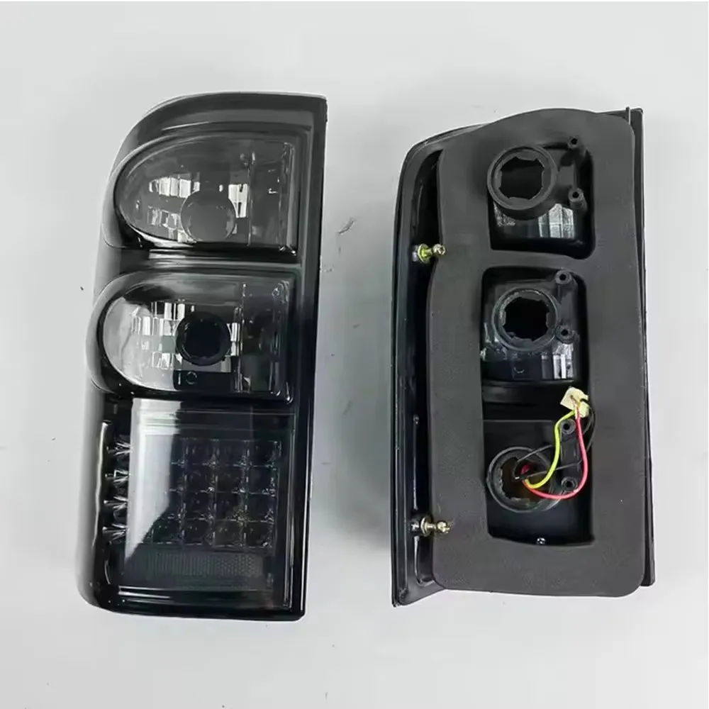 Car LED Taillight Brake Light Turn Signal For Nissan Patrol Safari Y61 1997-2007 26555-VB225 26555-VB126