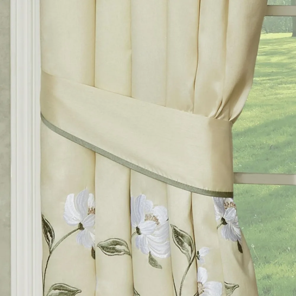 ผ้าม่านตกแต่งหน้าต่างลายสวนหรูหรา: ผ้าโพลีเอสเตอร์เนื้อผ้าไหมเทียมอย่างดี พร้อมลายปักดอกแมกโนเลีย - โทนสีวานิลลา สวยสง่า