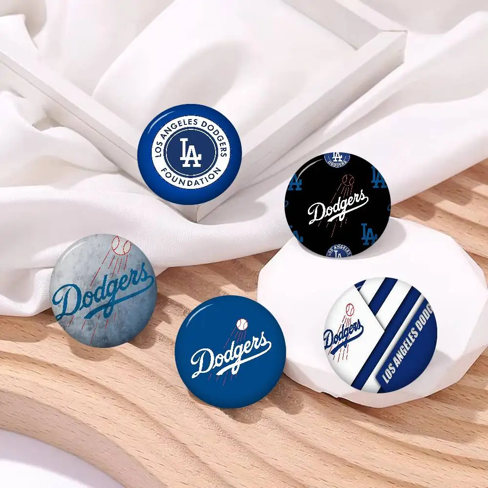 Broche Personalizável com Logotipo Los Angeles Dodgers para Mulheres, Joia Criativa, Emblema Divertido, Chapéu para Amantes de Desenhos Animados