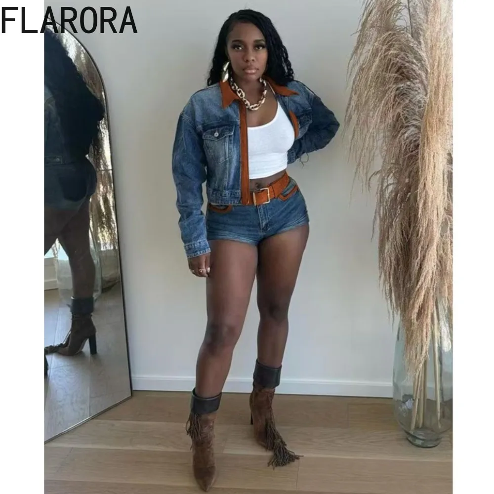 FLARORA Vintage Denim Patchworkowe Komplety Dwuczęściowe Damskie Kurtki Krótkie z Klapami, Zapinane na Zamek, z Długim Rękawem i Szorty, Modne Stroje Damskie w Stylu Streetwear