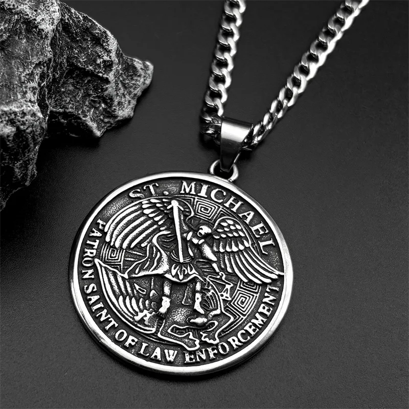 

Vintage Archangel St.Michael Protect Us Pendant Necklace for Women Men Stainless Steel Christian Saint Michael Chain Jewelry