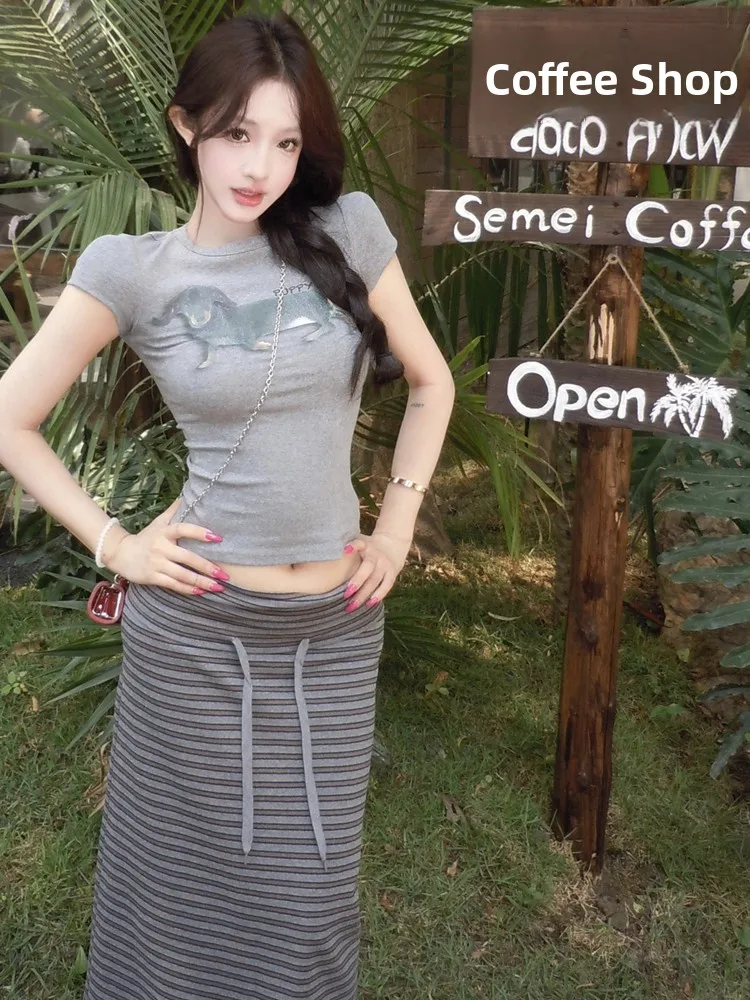 

Sexy Fashionable Dog Print Slim Fit round Neck T-Shirt Top And Stripe Wrap around Skirt Set Age Defying Short Sleeve Wom...
