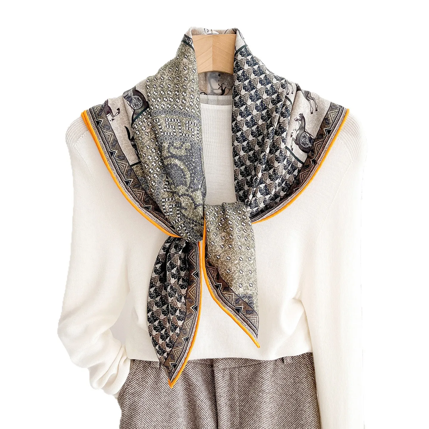 2025 Fall/Winter New 90cm Silk Wool Square Women's French Light Luxury Neck Guard Silk Silk Towel