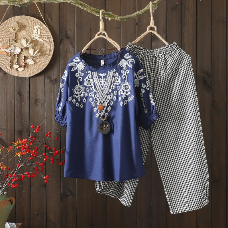 Faionable Katoen Linnen Set ort Sve Geborduurd T-shirt Elastische Taille Plaid Wijde Pijpen Broek Grote Maat Vrouwen Tweedelige Set