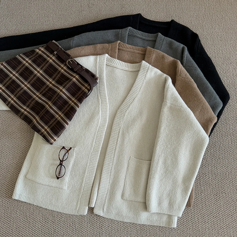 

Solid Color Cardigan Sweater Women 2025 New Autumn Design Sense Double Pocket Loose Versatile knitted Coat Female Knitwear