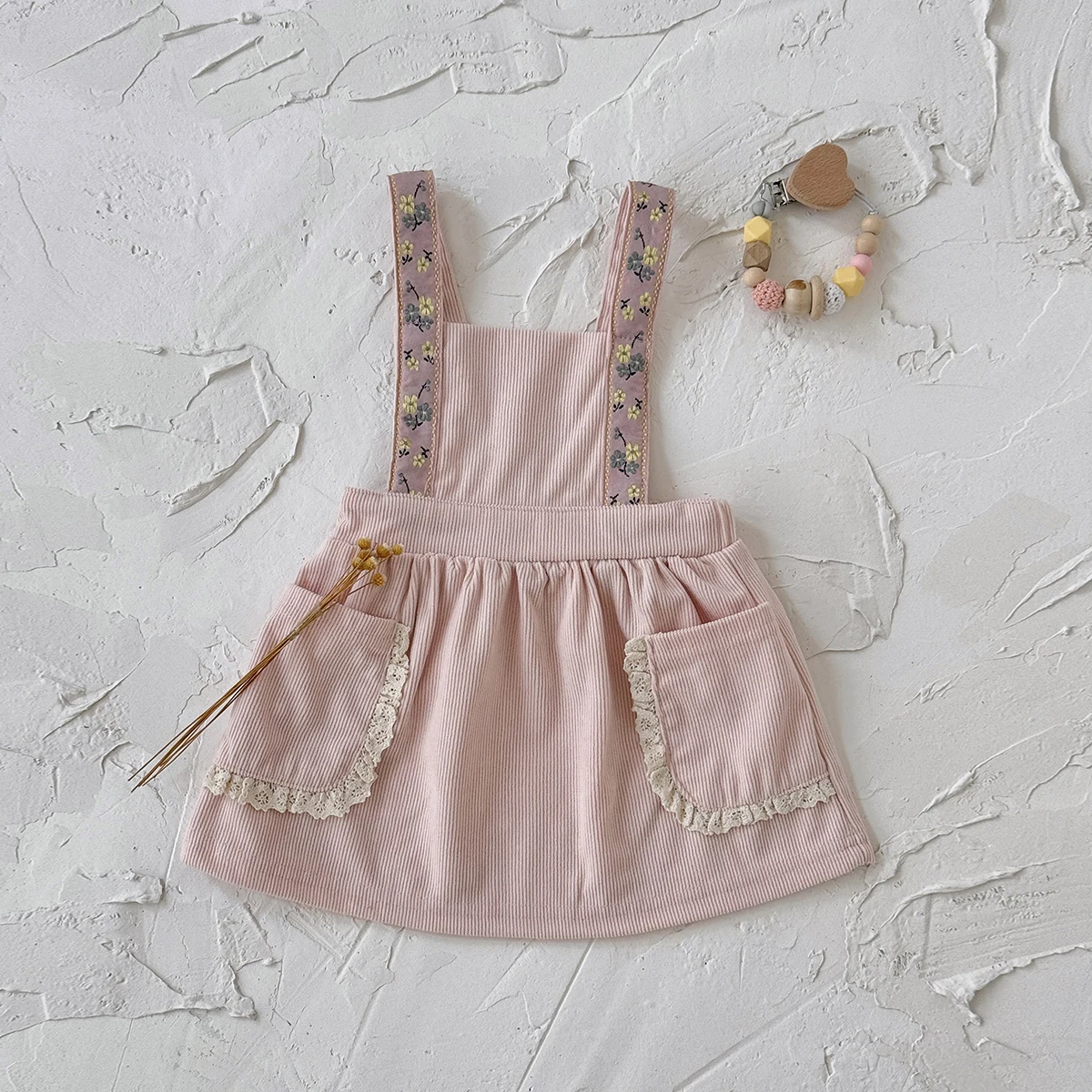 春秋新生児女の子子供ドレス花刺繍ベストストラップスカートひだ - Baby Nursery Embroidery のレビューと価格