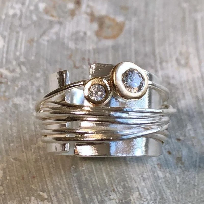 Elegant and Flowing Interwoven Lines Artificial Gemstone Ring Made of Copper for Ladies' Jewelry. Suitable for Formal Events.