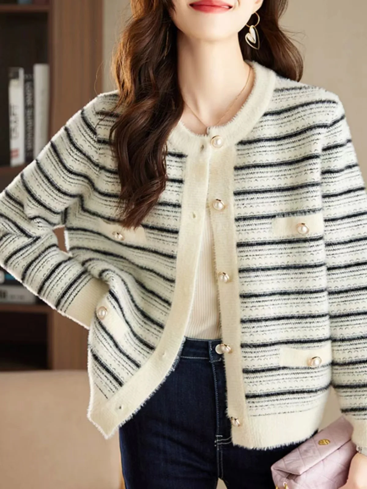 

Ранняя осень, маленький полосатый трикотажный кардиган Fraance, женский, новинка 2025 года, круглый универсальный осенний джемпер из искусственной норки