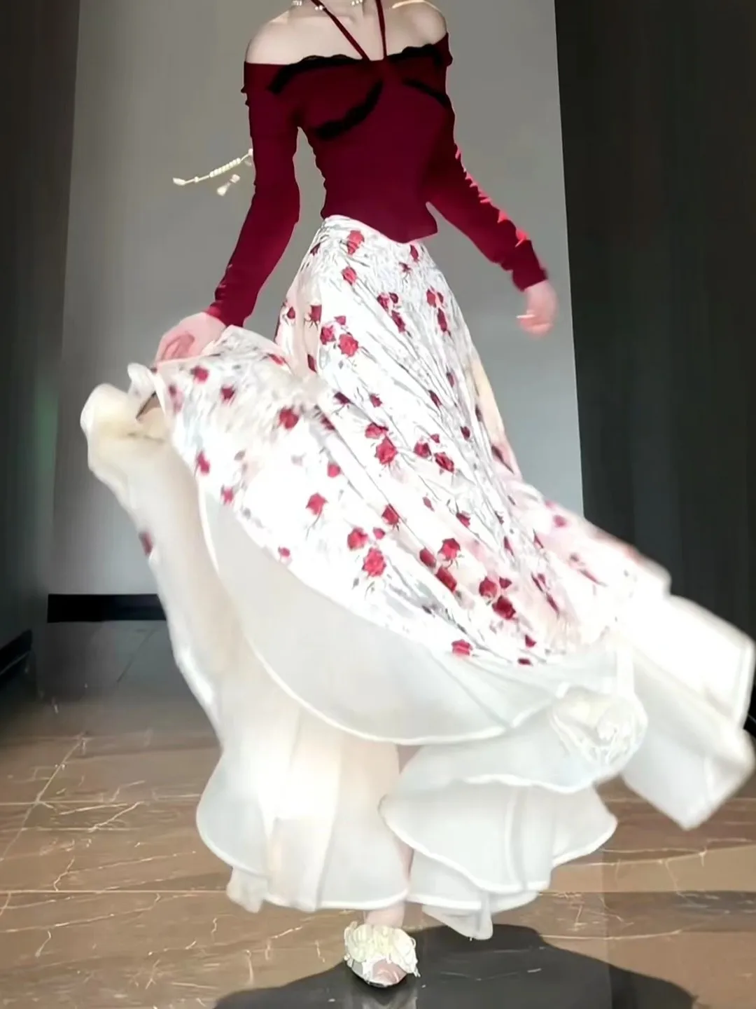 

Retro Gentle Red Floral Print Top And Skirt Set Spring Faion Comfortable High Waist Long Sve V Ne Two Piece Ensemble