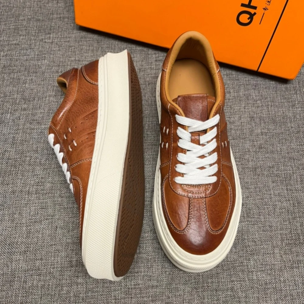 أحذية رجالية من الجلد الطبيعي كاجوال للخريف والشتاء سميكة وخفيفة الوزن وقابلة للتنفس على الطراز القديم للرجال