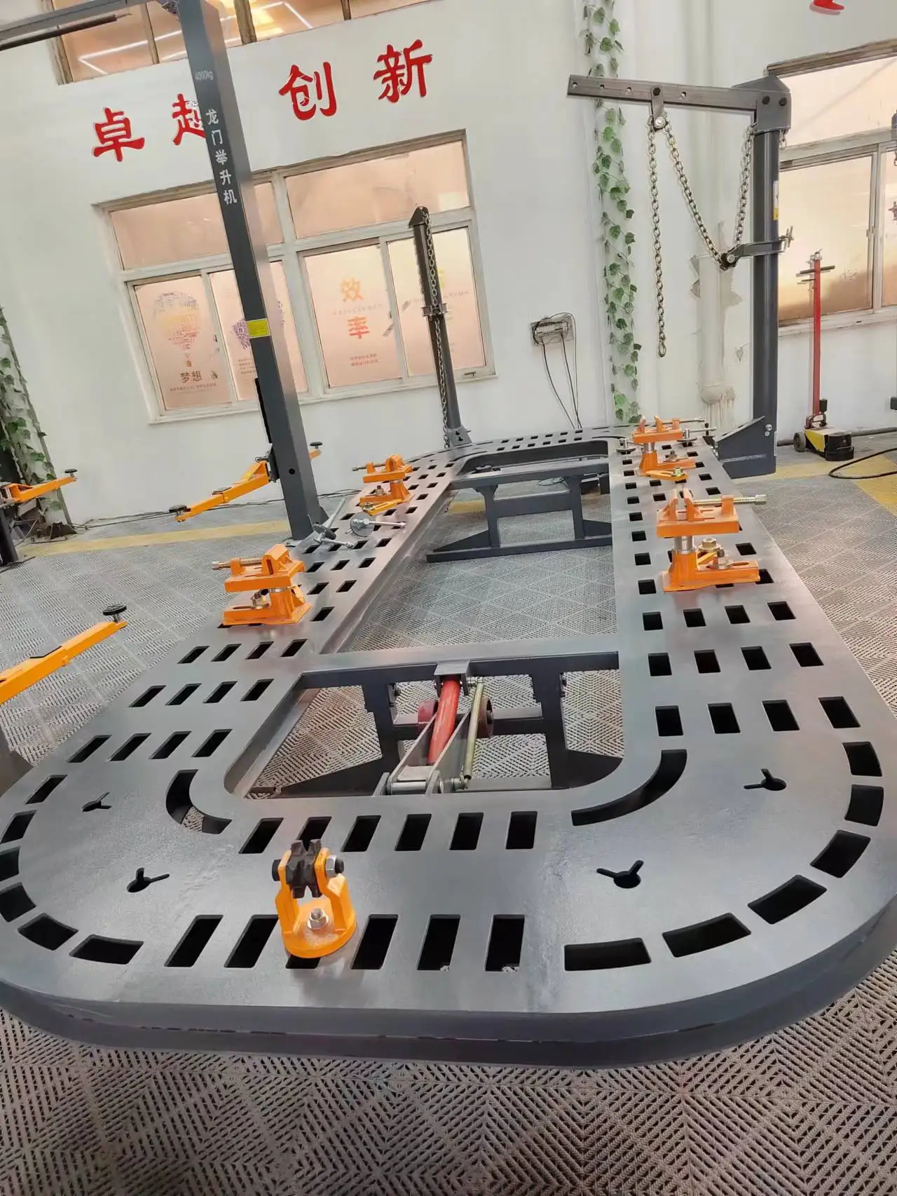 Auto Body Repair Bench Car Frame Straightener Square Hole Platform Chassis Pulling Machine