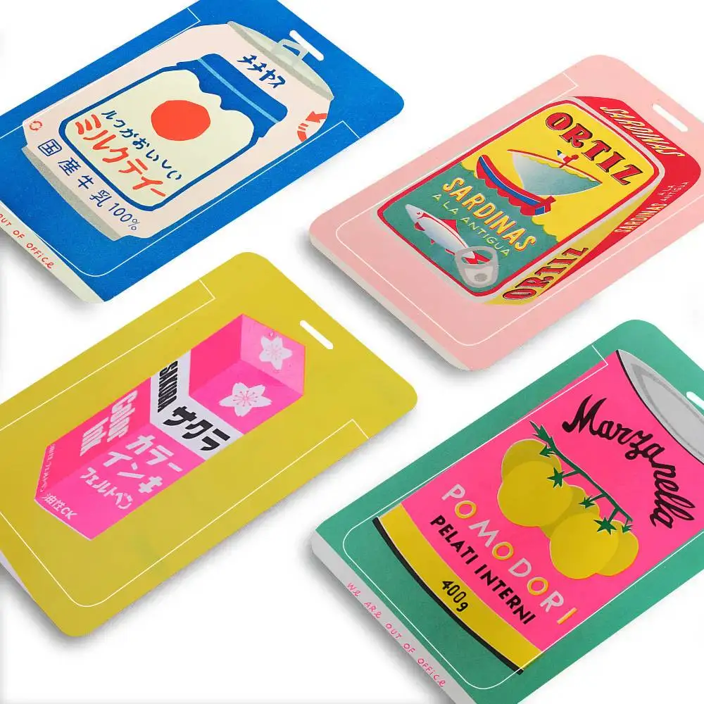 Tarjeteros con cordón negro para tarjetas de estudiante, tarjetas de comedor y tarjetas de identificación de campus, con diseño de Jugo de Limón Rosa Japonés, Tinta de Flor, Sardina enlatada y Tomate.