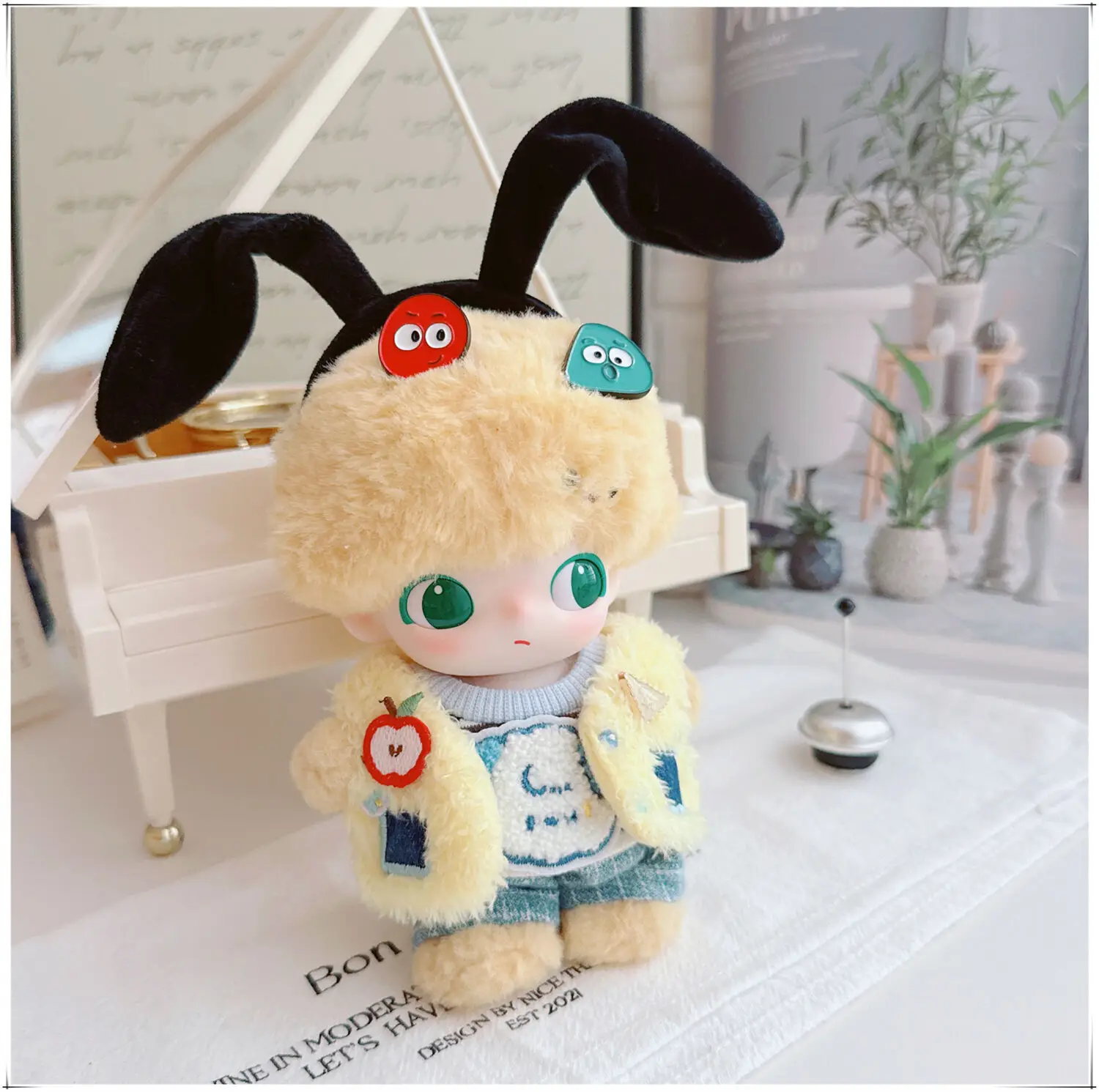 Mini ropa para muñeca Idol Kawaii, compatible con 10-17cm, abrigo amarillo esponjoso de dibujos animados, conjunto de Pin de manzana, ropa para muñeca de estrella de peluche, accesorios, Juguetes