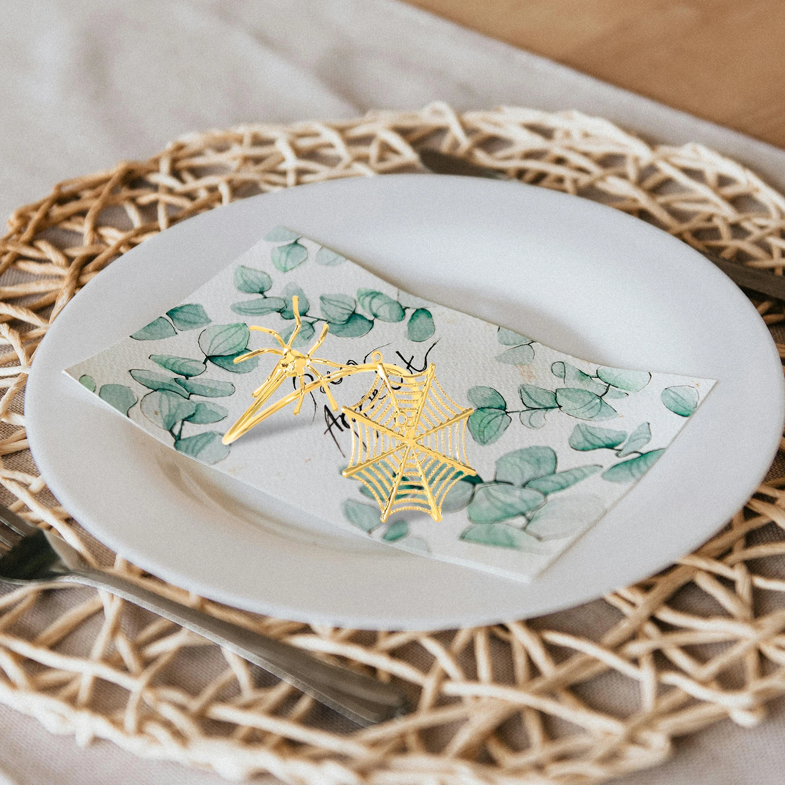 

6Pcs Metal Halloween Napkin Rings Spooky Spider Design Serviette Buckles Festive Table Setting Decor Spider Napkin Ring