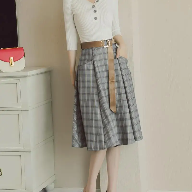 

Bust skirt women's summer 2025 autumn new high waist medium and long chic autumn retro flavor ins super hot skirt