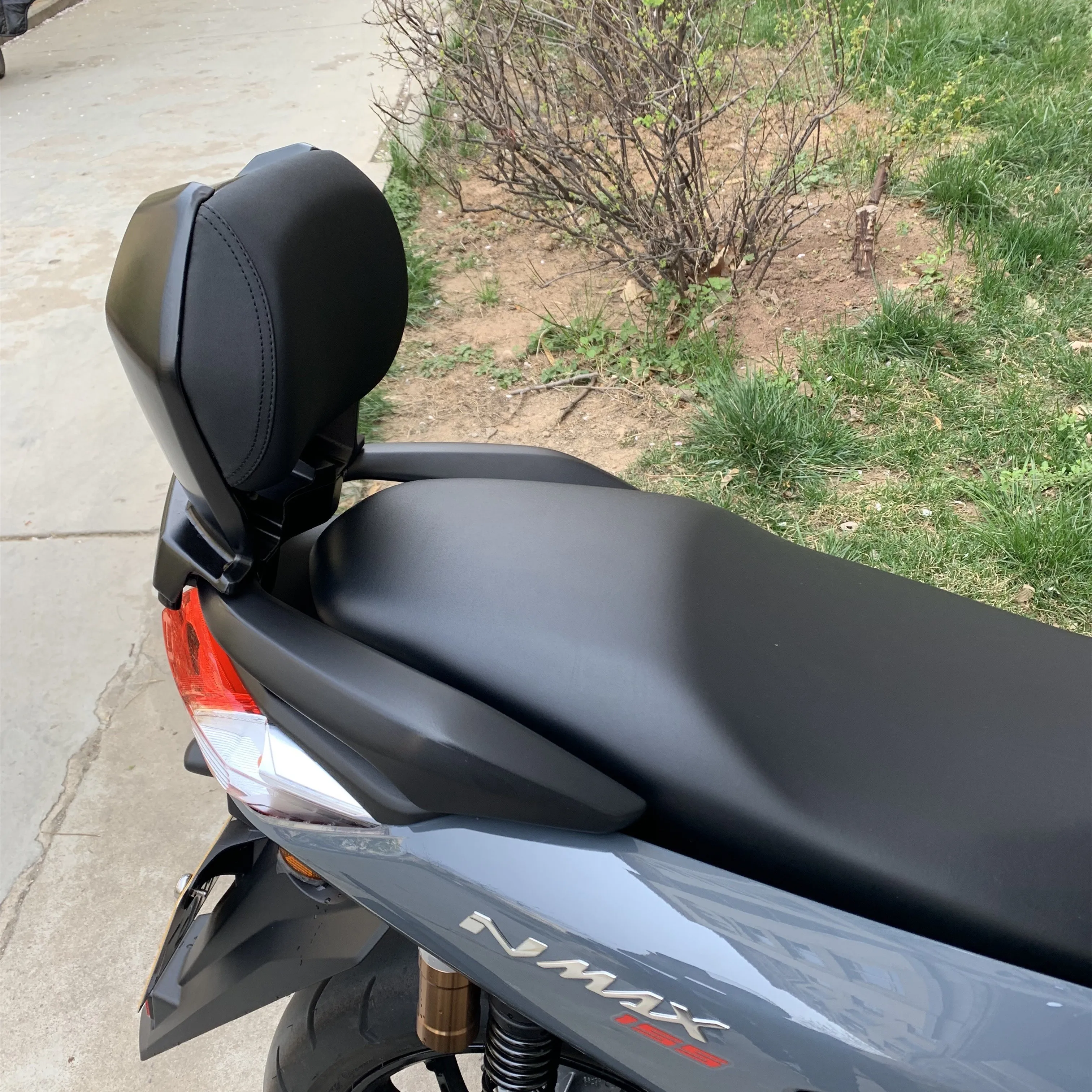 バイクのバックレスト バックレスト クッション ヤマハ NMAX125 