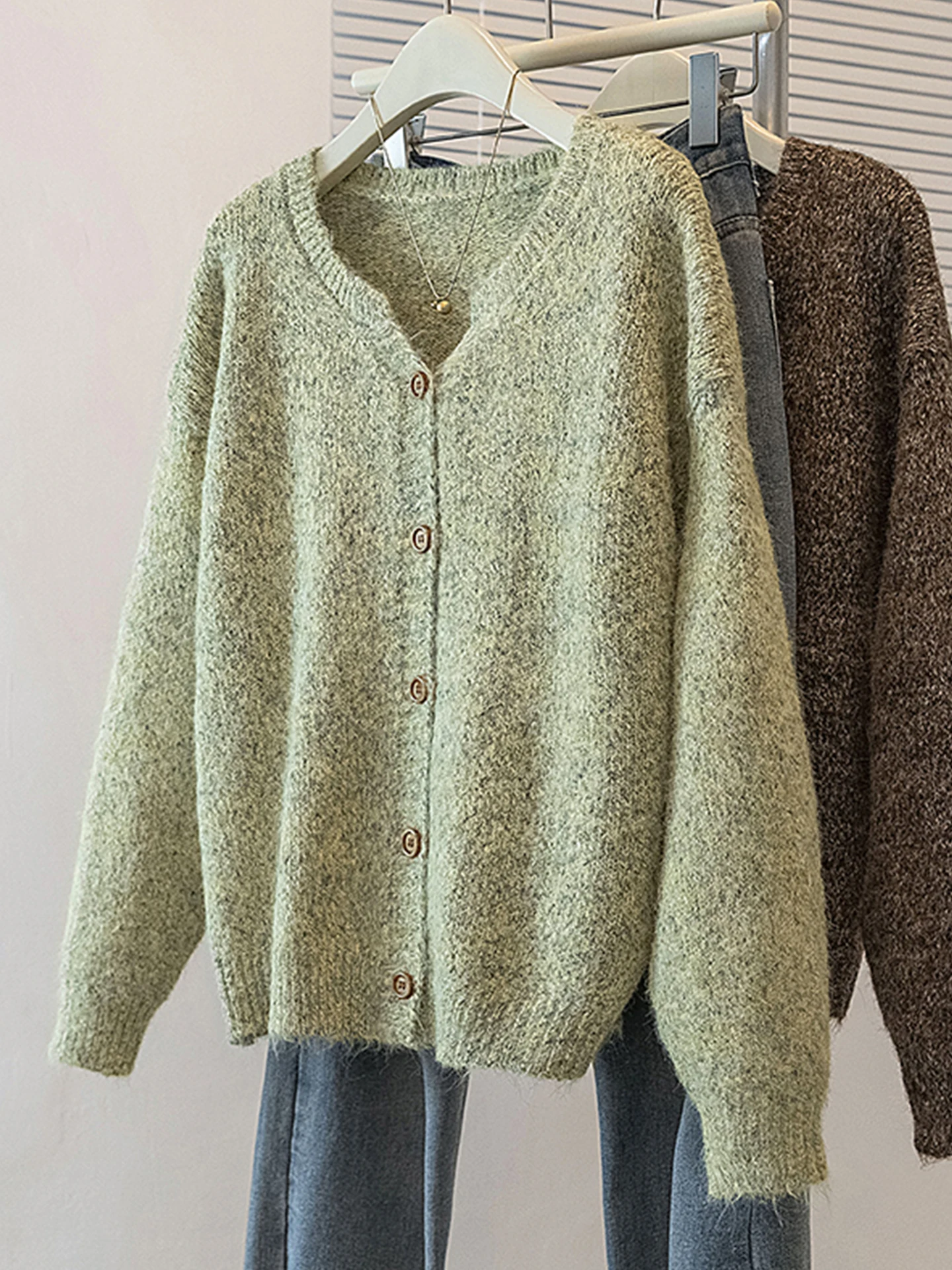 

Ретро-кардиган с V-образным вырезом, разноцветный, вязаный, открытый, женский, больших размеров, мягкий, уютный, в стиле оверсайз, осенне-зимний, модный