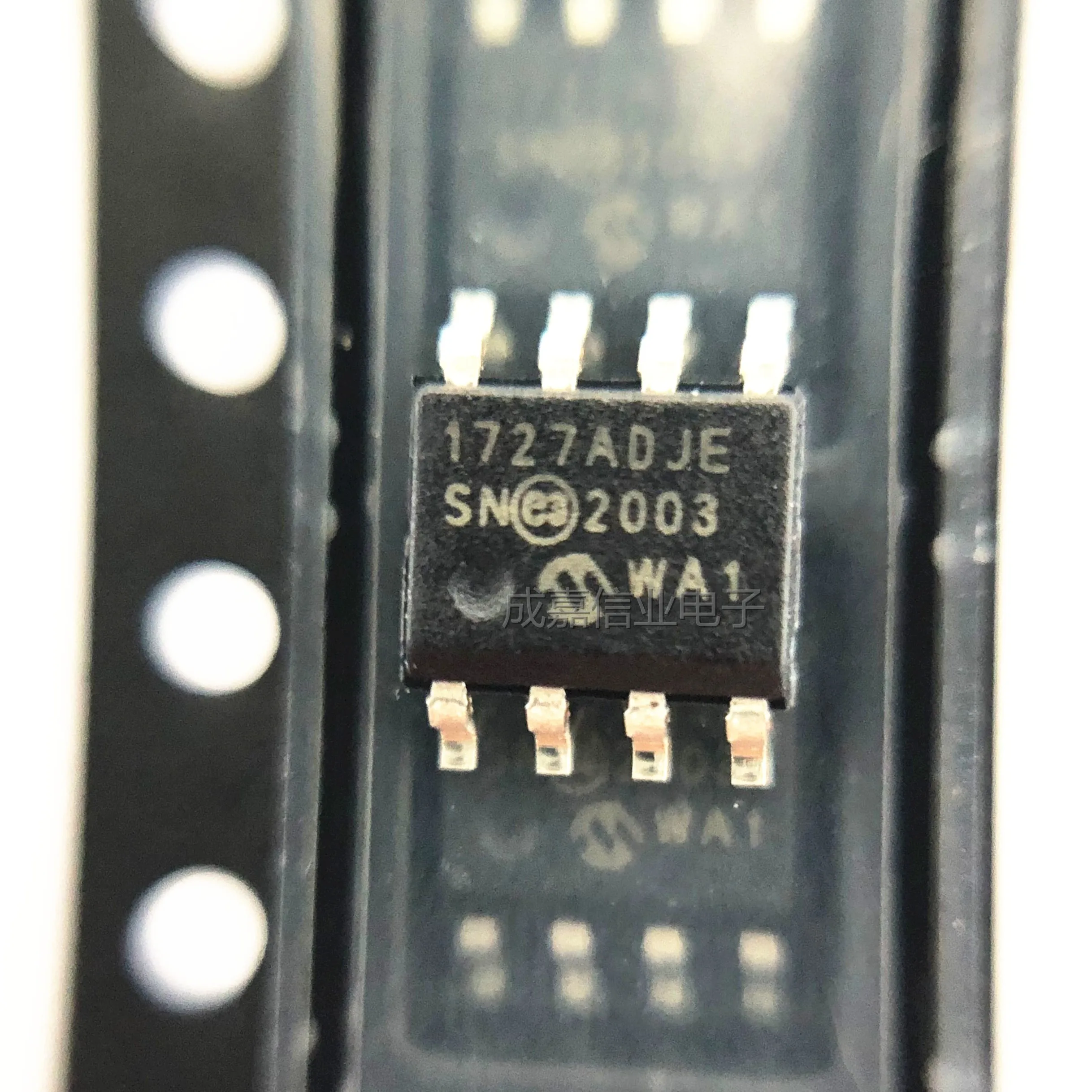 10pcs/Lot MCP1727-ADJE/SN SOP-8 1727ADJE LDO Voltage Regulators 1.5A CMOS LDO Operating Temperature:- 40 C-+ 125 C