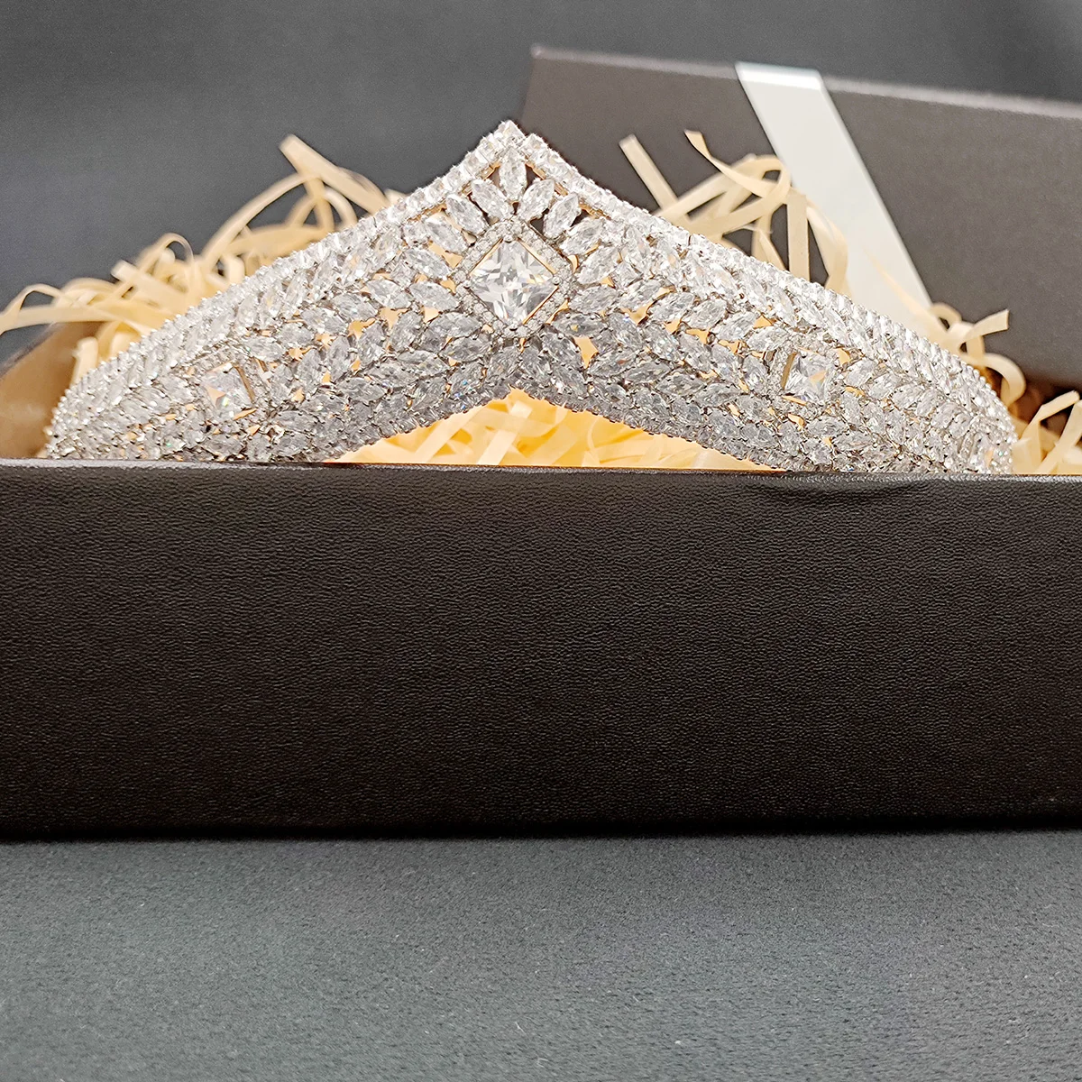 SEPBRIDALS Full 5A Zirconia Classic Wedding Tiara,Crystal Bride Tiaras for Bride,Prom,Party Head Accessories FK93750