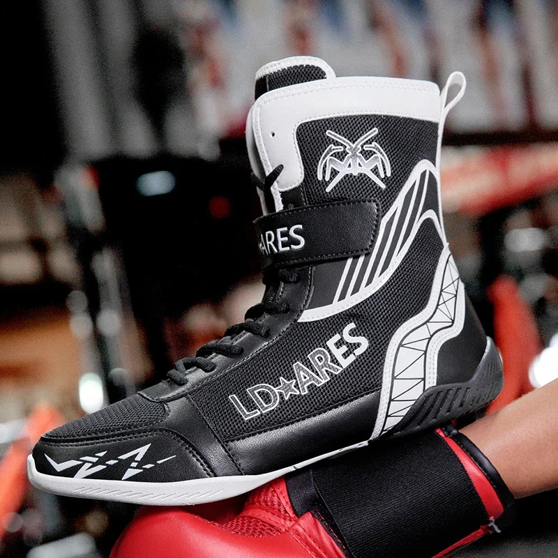 2026 Wrestling Boots For Men Black White Boxing Shoes Man Designer Fighting Boots Youth Indoor Sports Shoes