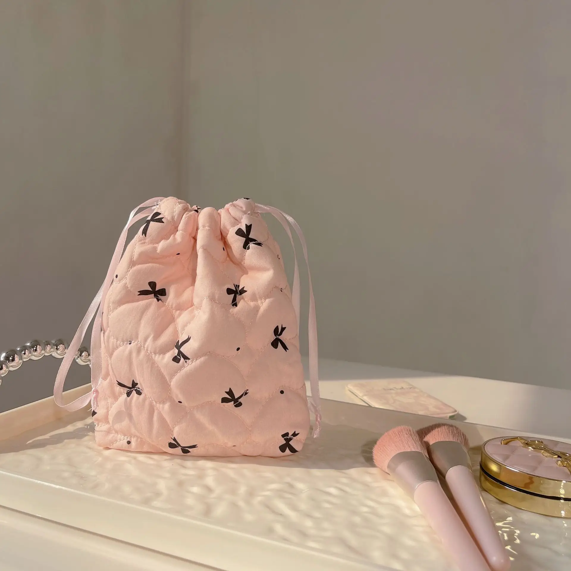 حقيبة مكياج برباط على شكل فيونكة وردية، حقيبة تخزين قائمة للكاميرا CCD، حقيبة يد ناعمة مضادة للسقوط، حقيبة أدوات الزينة المحمولة للسفر #1