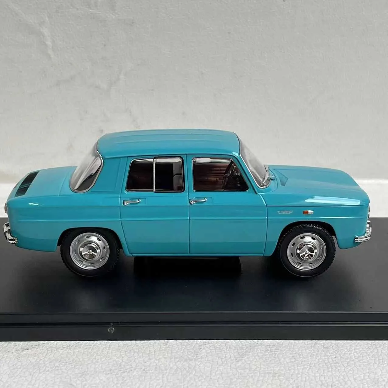 1:24 Scale DACIA 1100 1968 Alloy Car Model Collection Ornaments