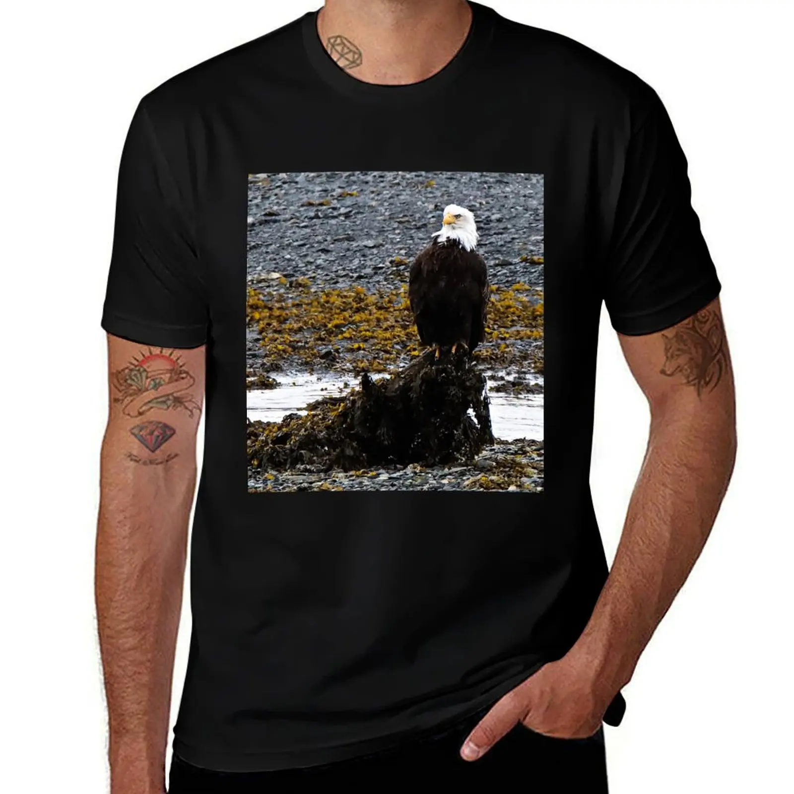 Bald Eagle-Seward Alaska T-Shirt Minimalist Plain Crew Neck T-Shirt