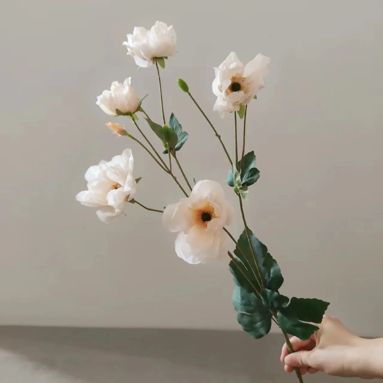 

4Pc Faux 5head Anemone Silk Flowers for Home Decor Fake Flowers Peony Bridal Bouquet Wedding Decor Accessories Party Photo Props