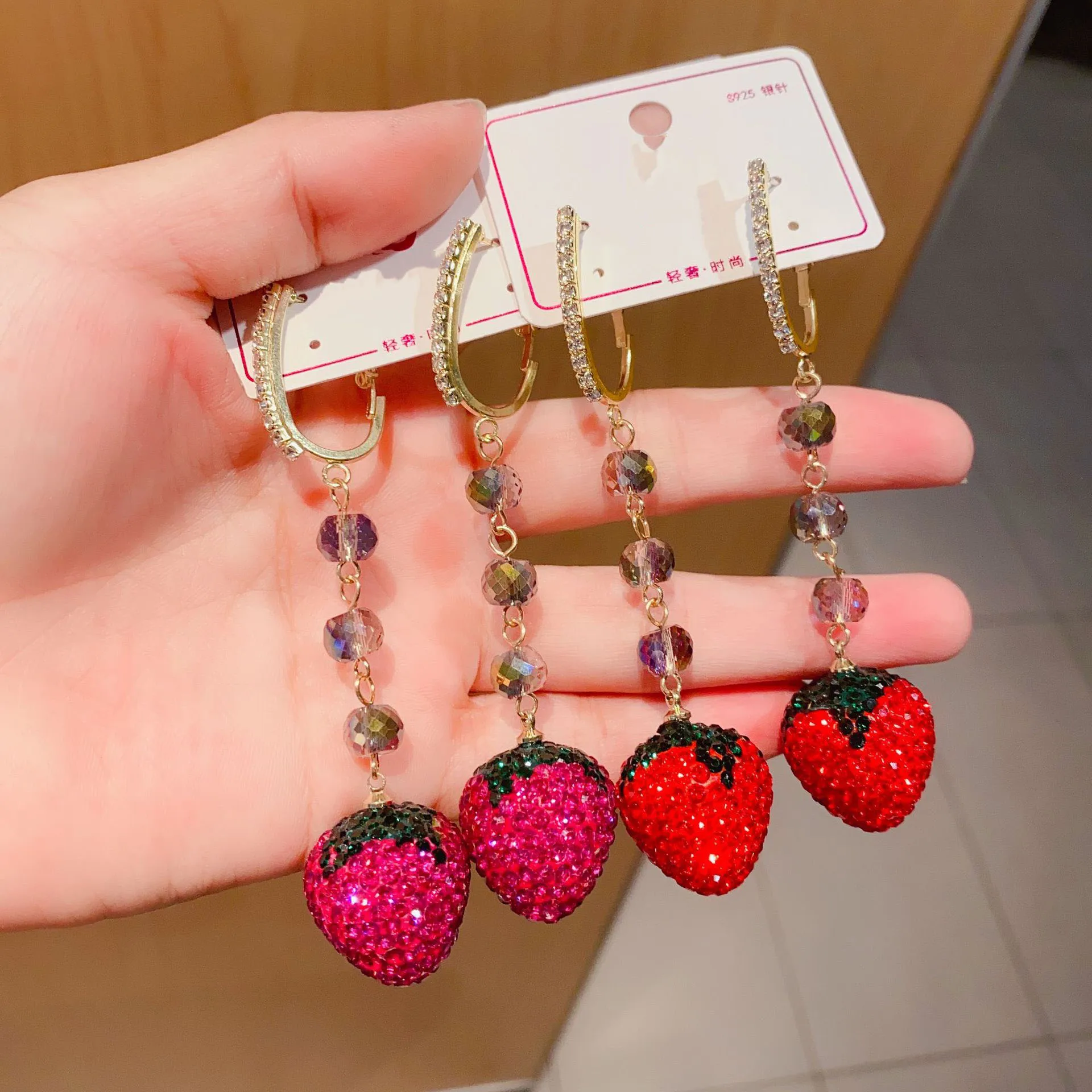 New Fashion Strawberry Pendant Earrings Girl Novelty Exaggerated Fruit Series Dangle Earrings Jewelry Women Lovely Gift