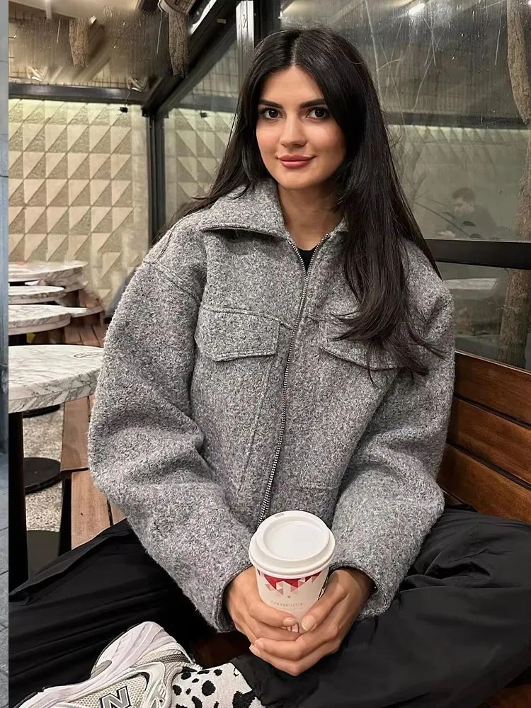 

2024 Women's Cropped Jacket Vintage Grey Outerwear Long Sleeve With Pocket Zipper Faux Fur Coat Fashion Women's Clothing