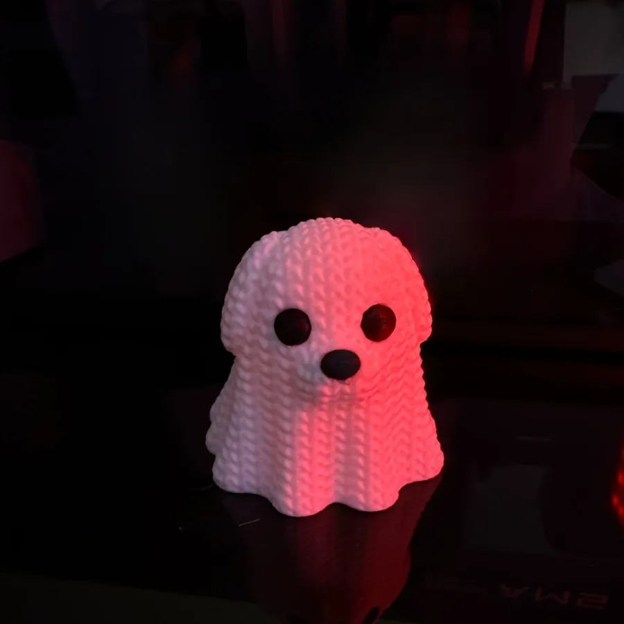 تمثال كلب شبح محبوك، زخرفة شبح كلب الهالوين، اختيار مثالي لتزيين جو الهالوين، مناسب لتزيين حفلات الهالوين الداخلي/الهالوين، سطح الطاولة أو الحديقة أو رف الكتب، زينة المنزل، مثالي للهالوين