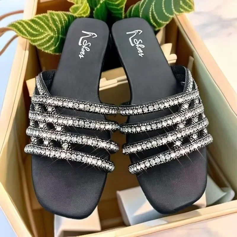 

Летние сандалии на плоской подошве для женщин, уличные корейские версии, сверкающие модные сандалии со стразами, роскошный дизайн, тапочки для женщин