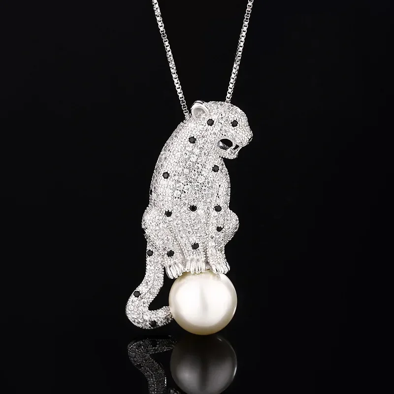 

Luxur Panther Leopard White Pearl Pendant Necklace with Adjustable Chain Elegant Jewelry for Women Top Quality Cubic Zirconia