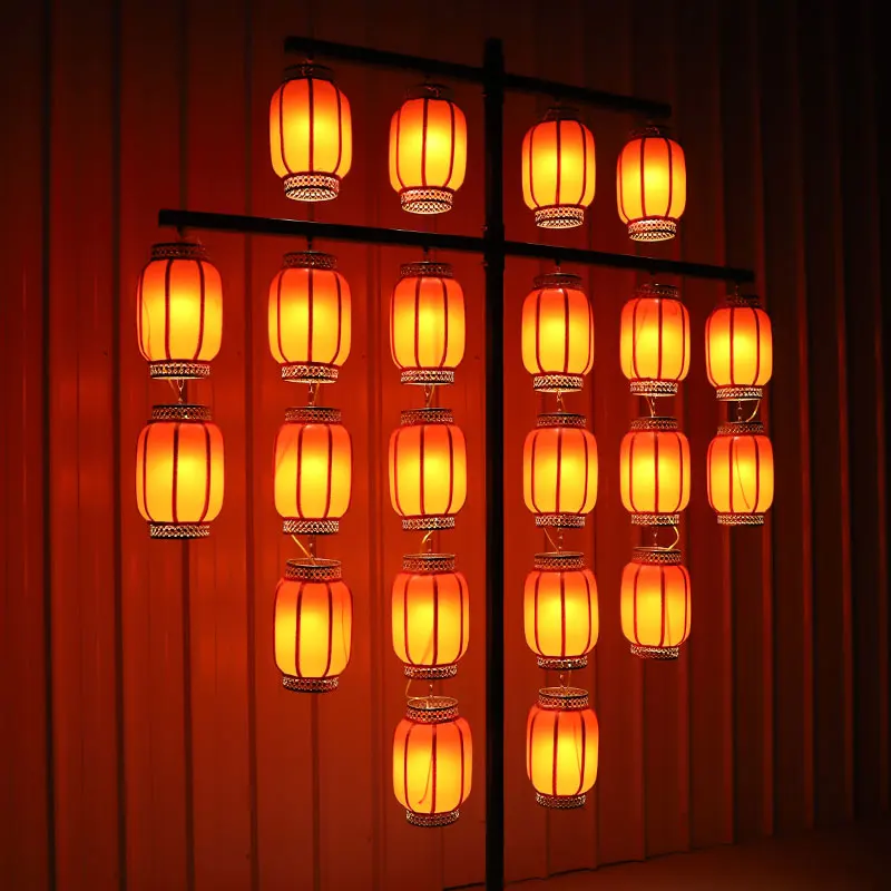 

New Chinese wedding lantern screen road guide wedding background wrought iron palace lamp arrangement red lantern decorative pro