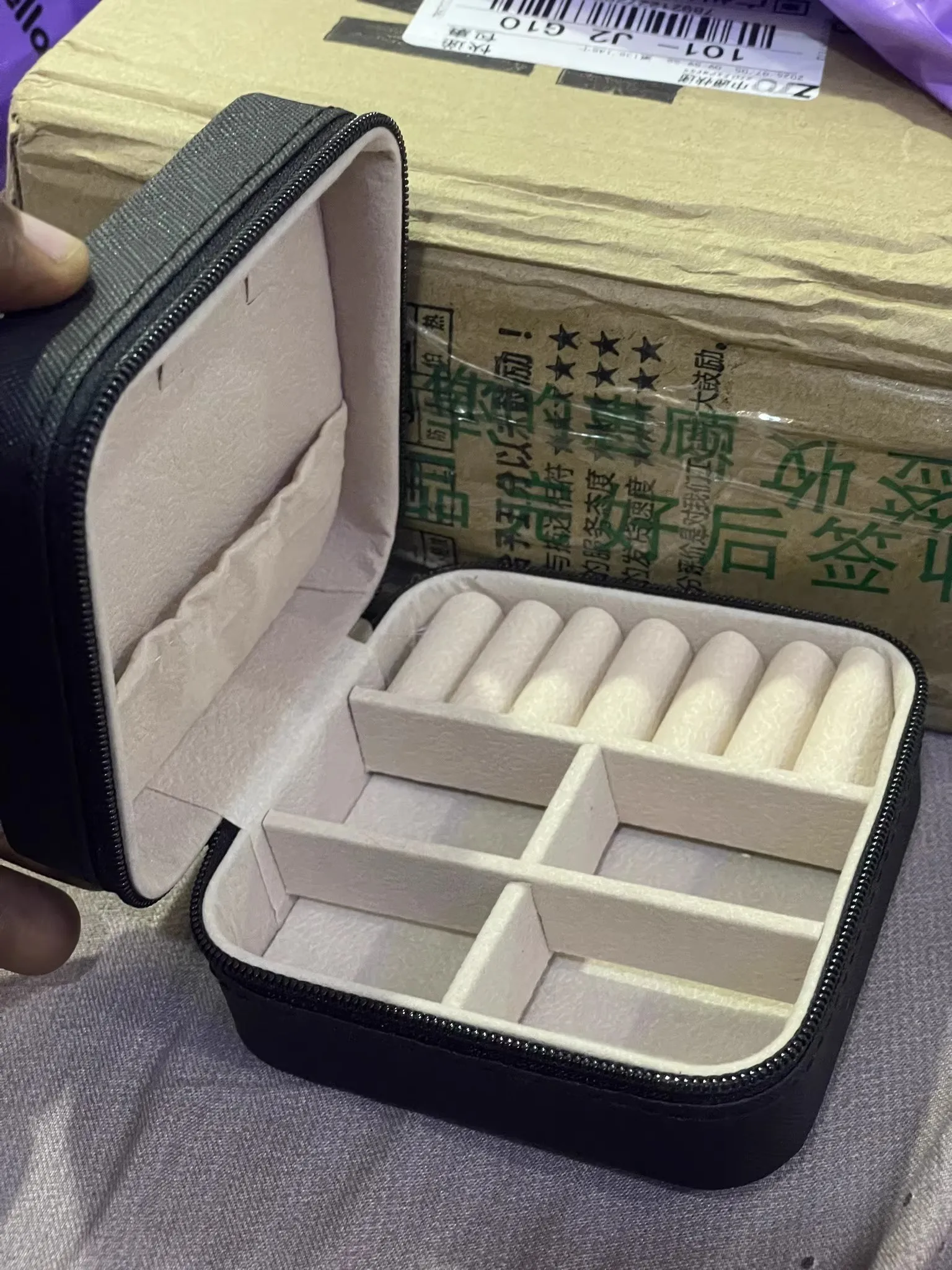 Portable Jewelry Box Jewelry Organizer Display Travel Jewelry Case Boxes Button Leather Storage Zipper Jewelers