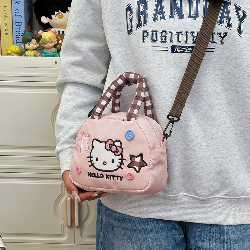 

Hello Kitty Cartoon Peripheral Women's Bag, Cute Shoulder Bag, Large Capacity Suitable for Daily Travel, Commuter Carrying