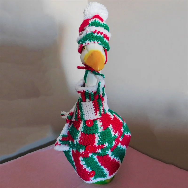 

Handmade crocheted Cute cartoon Christmas pet goose clothes set of 3 hat Scarf and skirt For Goose cosplay costume decorations