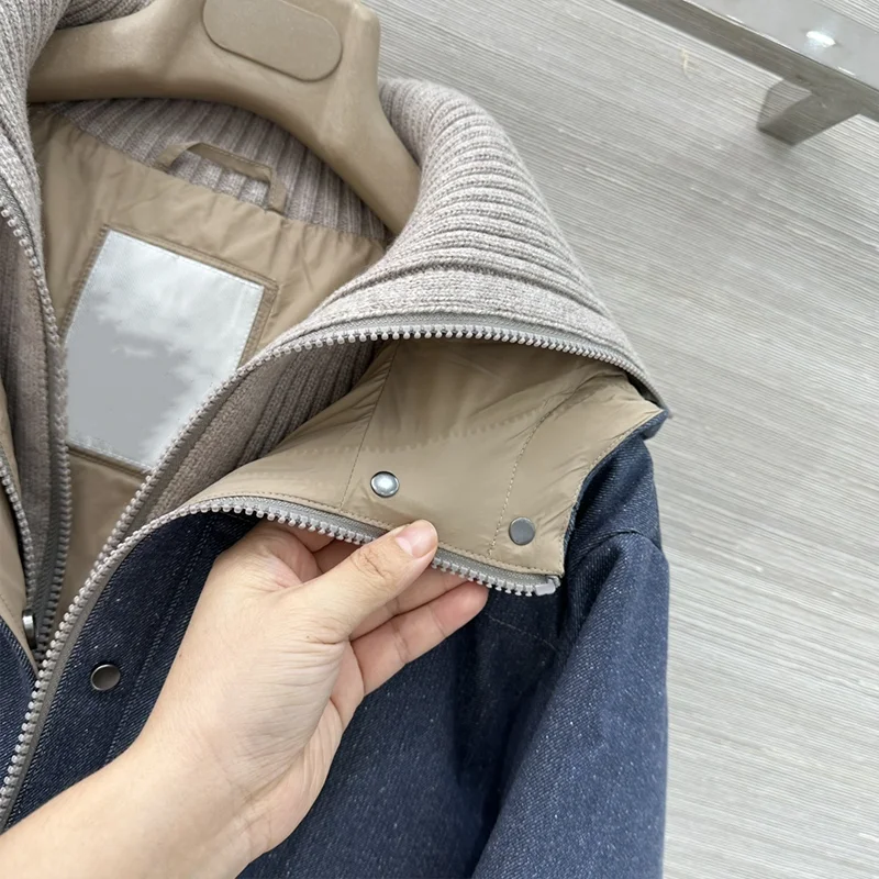 高品質のソフトデニムとウールをブレンドした女性用フェイクツーピースフード付きダウンジャケット人気の冬用コート25101387