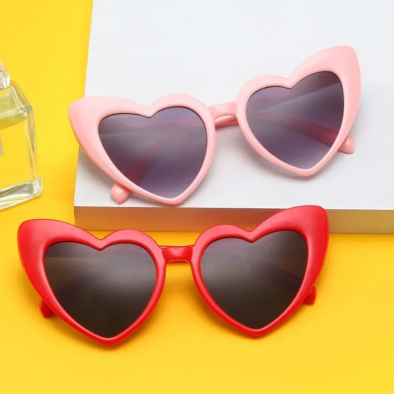 Love Heart Shaped Sunglasses Women Big Frame Fashion Cute Sexy Retro Cat Eye Vintage Sun Glasses UV400 Protection Unisex Eyewear