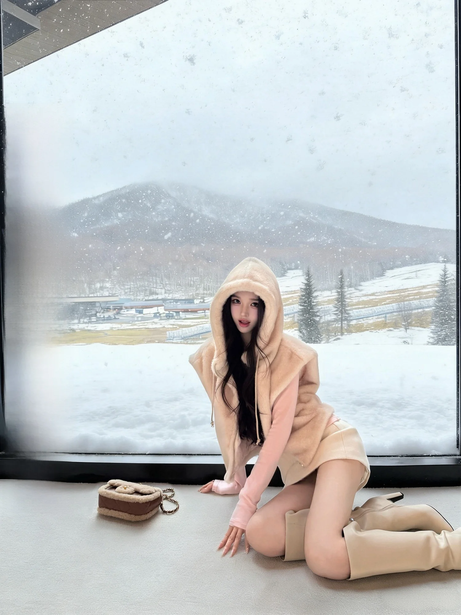 

Экологичный комплект из юбки и пушистого жилета Viola 33Q с длинными рукавами для взрослых женщин, зимний, тяжело найти