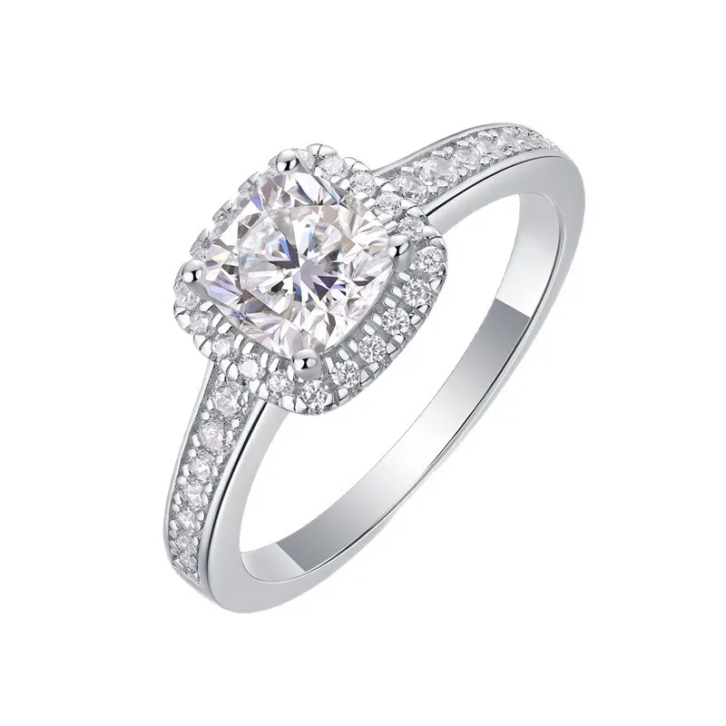 JEWLARA European and American Fashion Ring S925 Silver Ring, Moissanite Light Luxury High-end Women's Ring Does Not Fade