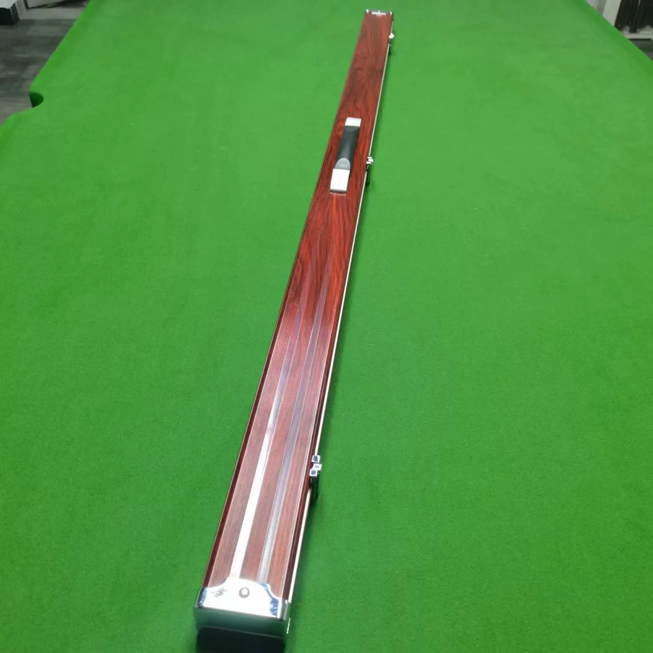 Aluminum alloy angle-wrapped Chinese black octahedron club box English single-section integrated double-slot billiard club box