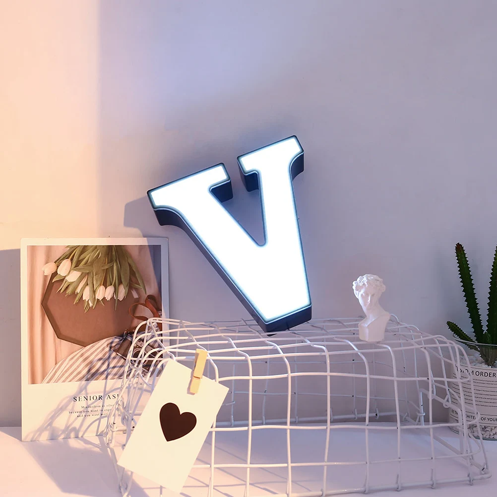 أضواء LED لعلامة الحروف الأبجدية النيون على شكل حرف V ضوء ليلي قابل للتعديل أضواء الحروف مصباح ليلي صغير