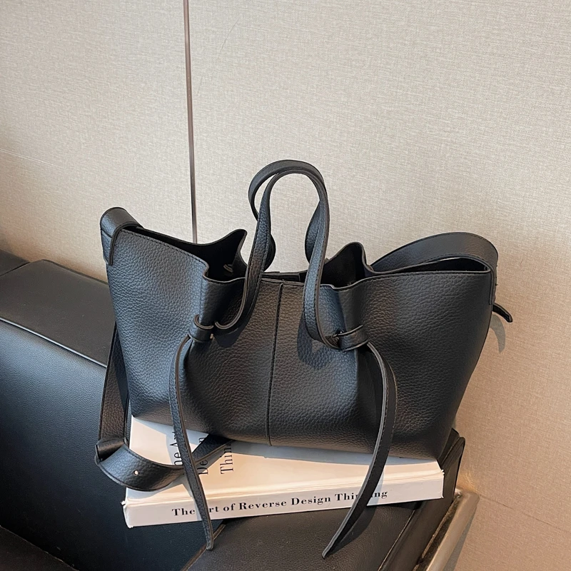 

Black Casual Soft Large Capacity Tote Women Handbags Designer Luxury Pu Leather Shoulder Bag Retro Big Shopper Purses 2 Set Bag
