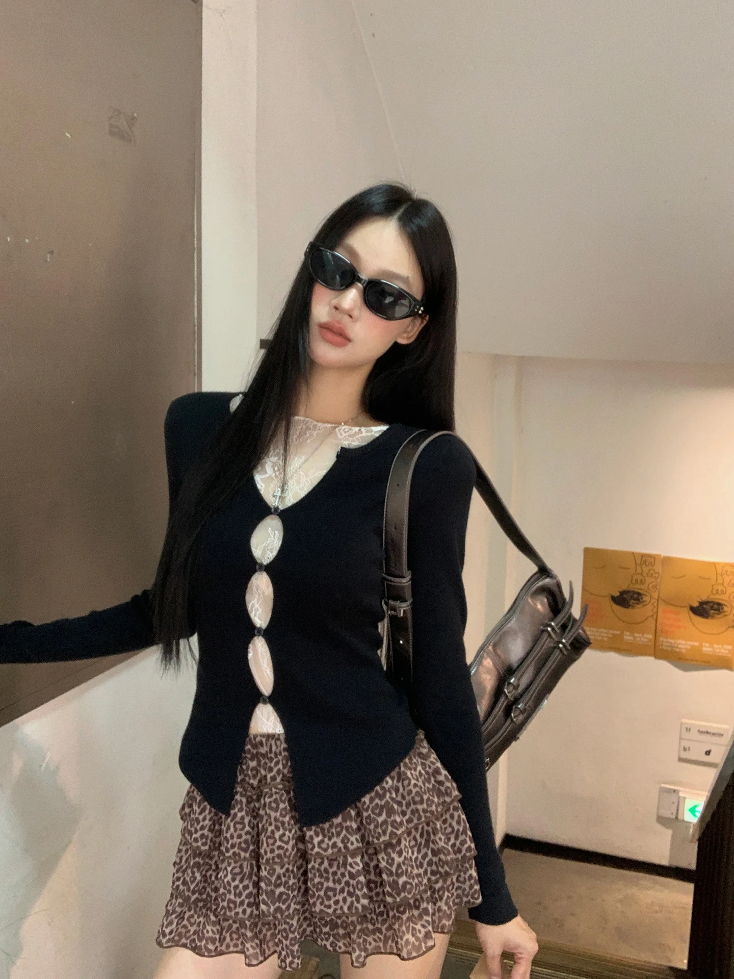 

Bla Lace Design Slim Fit Knitted Sweater Women's Inner Wear Top New 2025 Sle Autumn Faion Commute Sle Nylon Fabric