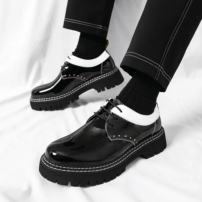 

Усовершенствованные яркие, черные, белые, комбинированные кожаные повседневные нескользящие мужские туфли-оксфорды черного и золотого цвета без шнуровки