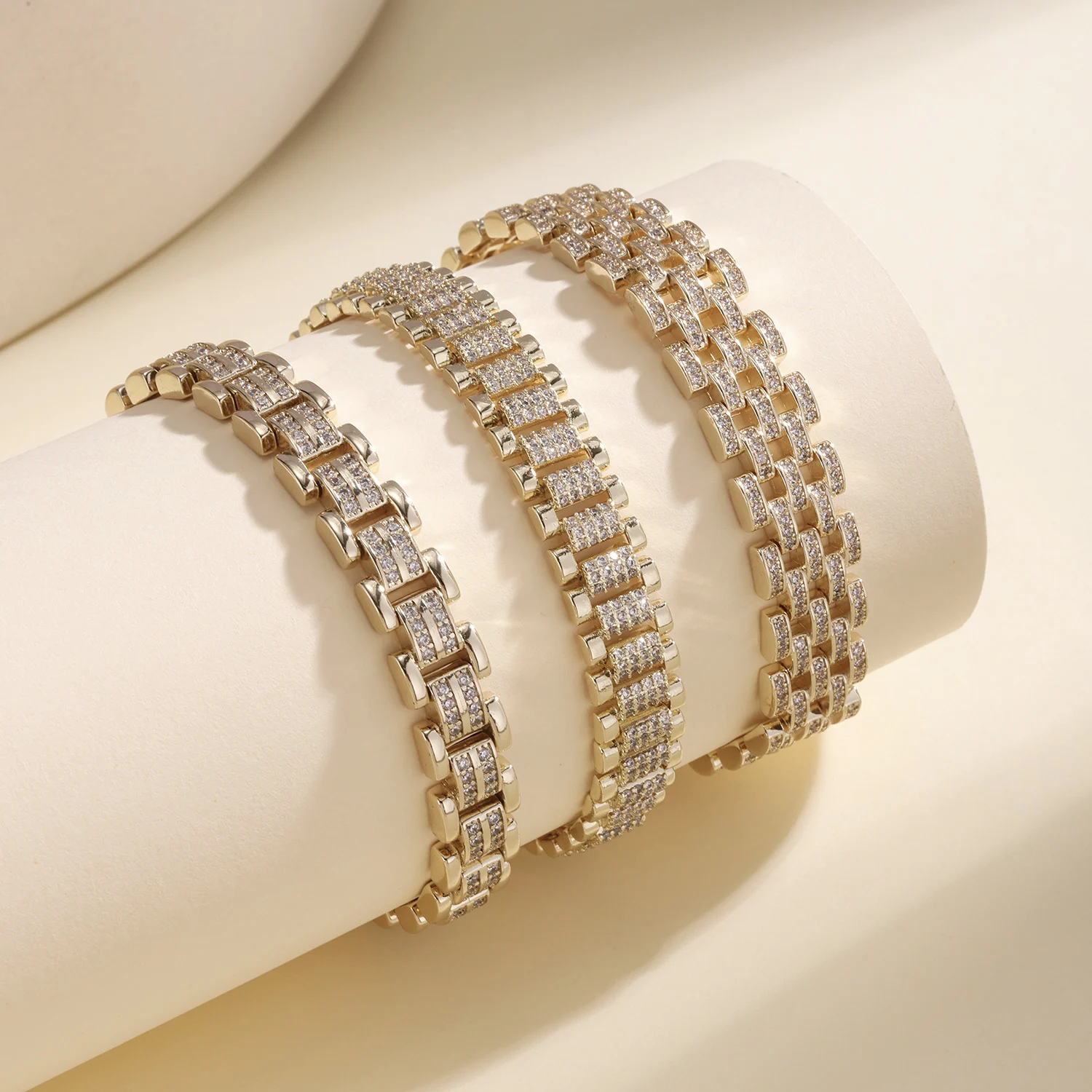 AIBEF Luxus-Armband für Damen, glitzerndes rechteckiges Kristall-Gliederarmband, modischer formeller Schmuck für Hochzeit, süßes Weihnachtsgeschenk – Detail 4