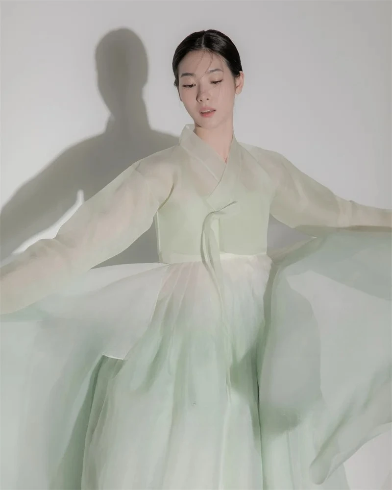 Customized Unique Classic Elegant Hanbok Light Green Wedding Dresses with Coat Long Sleeves Temperament A-line Gown for Bride