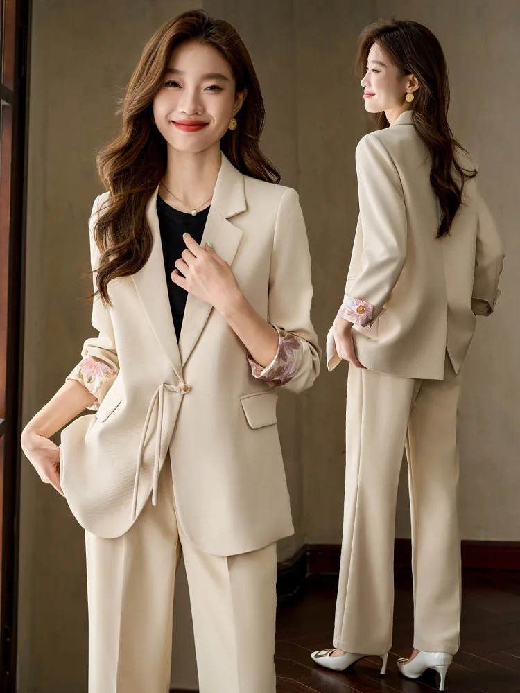 

Новый женский блейзер в китайском стиле для осени 2024 года. Новая рабочая одежда с элегантным, профессиональным видом, создающая образ богини.