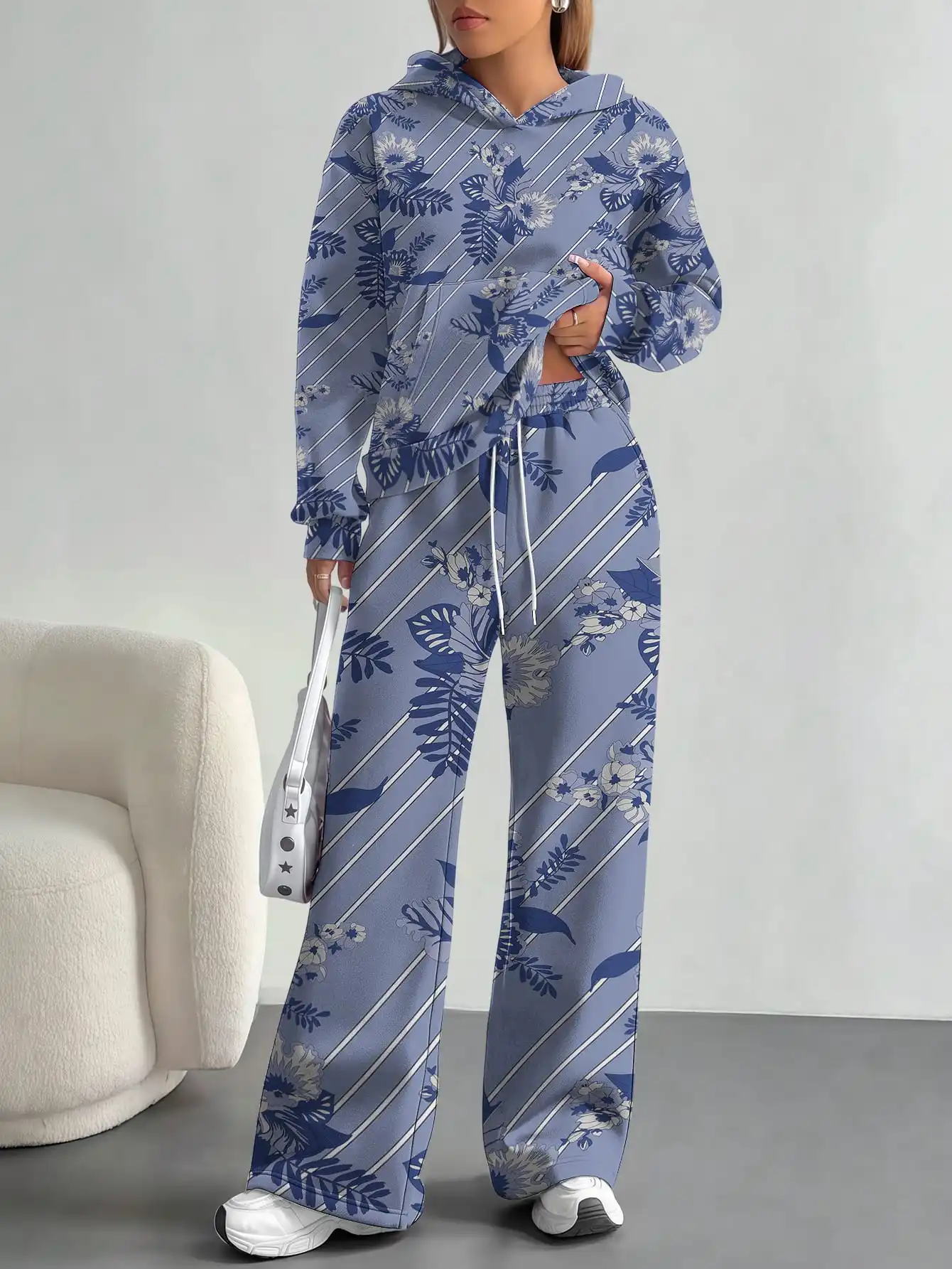 

Внешняя торговля 2025 года, синий цветочный принт, новый горячий стиль, новый модный повседневный женский костюм в стиле ретро в европейском и американском стиле